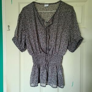 🌻2 for $6 Suzy Shier Top. Size M